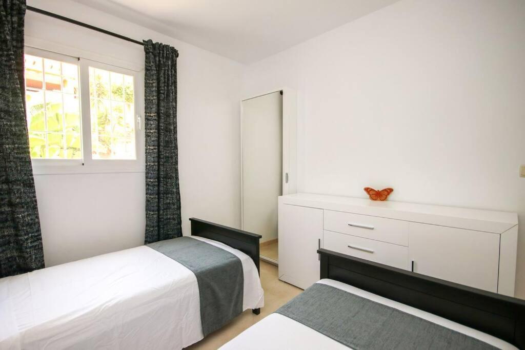 Apartment Lovely 2 Bedroom Near Golf Lagos Elviria Marbella