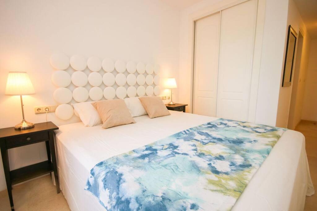Lovely 2 Bedroom Near Golf Lagos Elviria Apartment