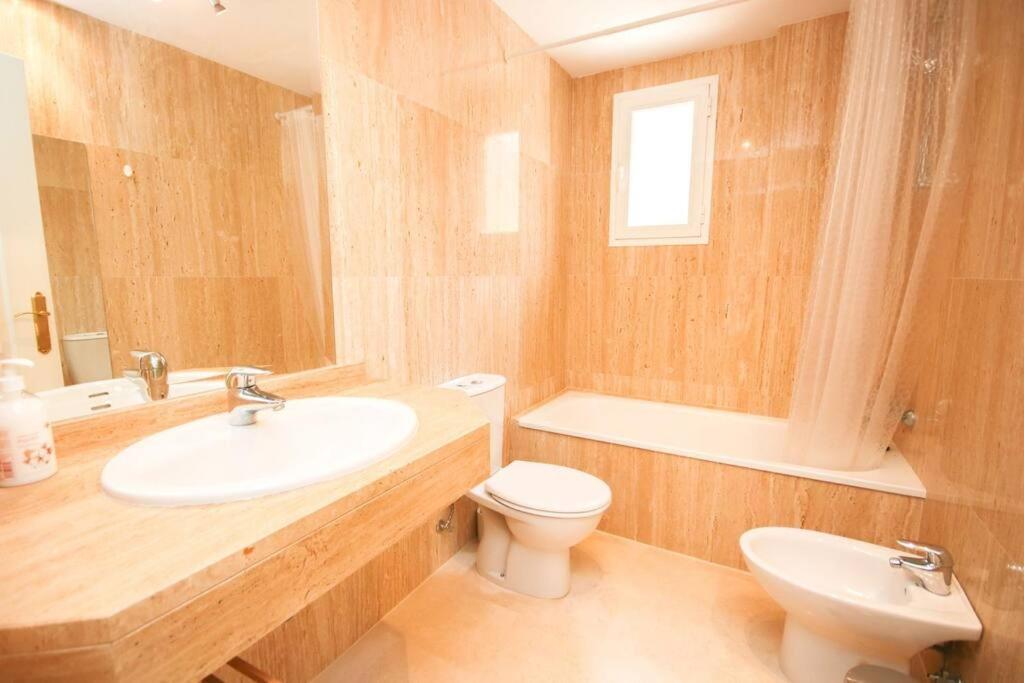 Apartment Lovely 2 Bedroom Near Golf Lagos Elviria