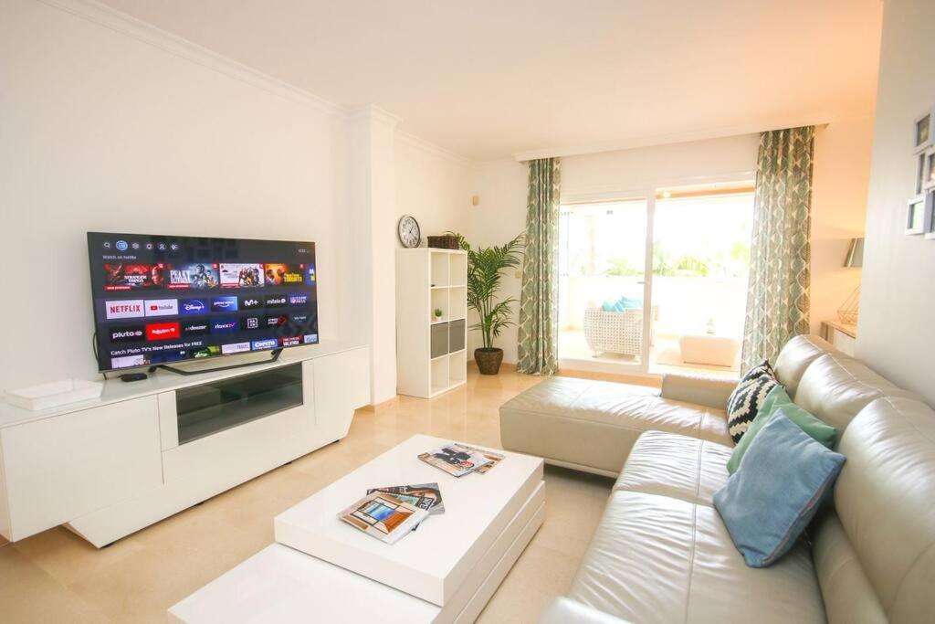 Lovely 2 Bedroom Near Golf Lagos Elviria
