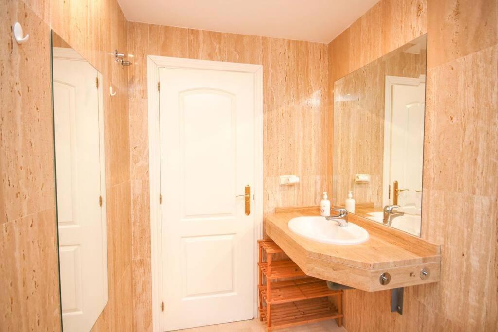 Lovely 2 Bedroom Near Golf Lagos Elviria Apartment