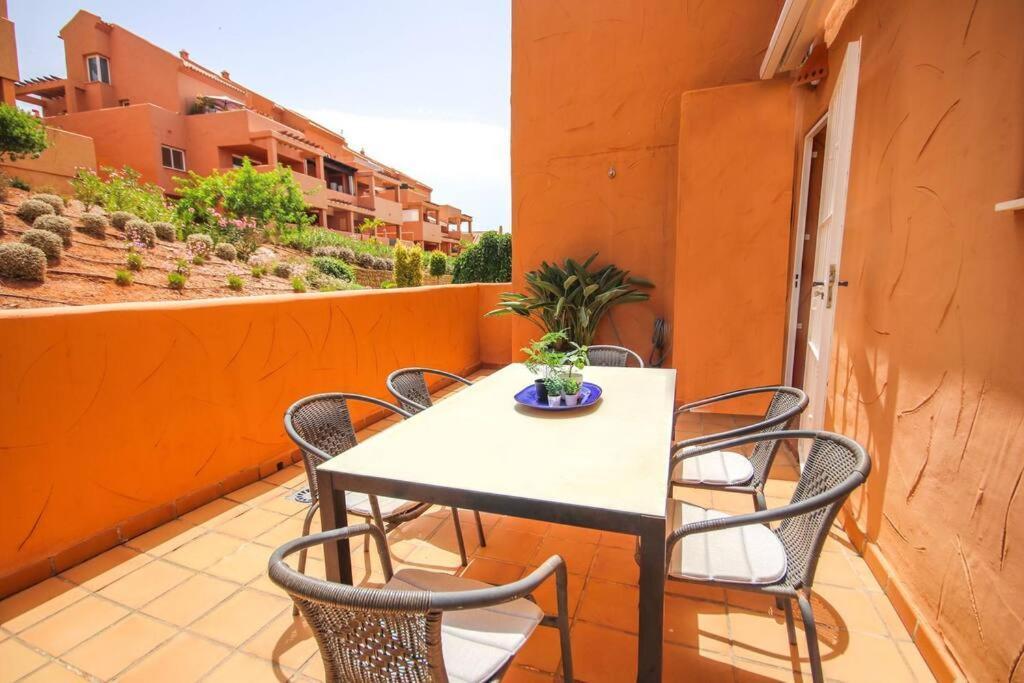 Lovely 2 Bedroom Near Golf Lagos Elviria Apartment